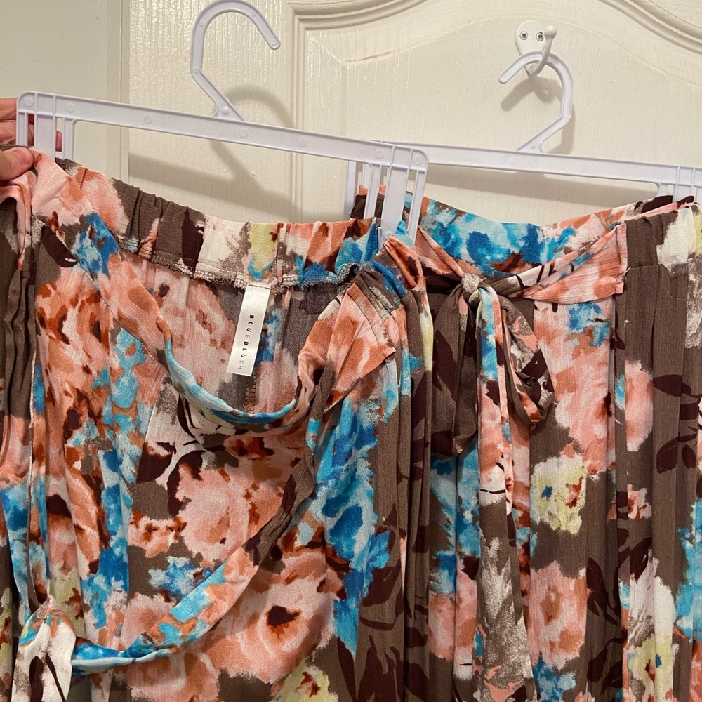 Taupe floral two piece set - Large - Picture 5 of 5